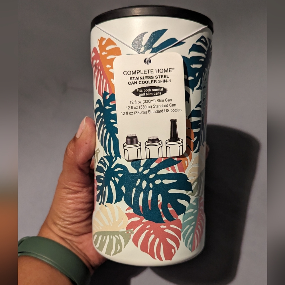 NWOT Stainless steel Leaf Koozie, Complete Home Brand